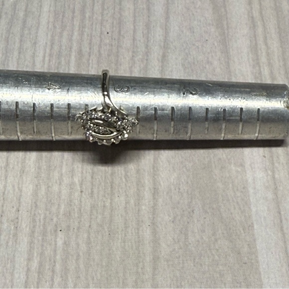 14k White Gold & Diamond Marquise Design Ring with Geometric Detailing - Picture 2 of 5